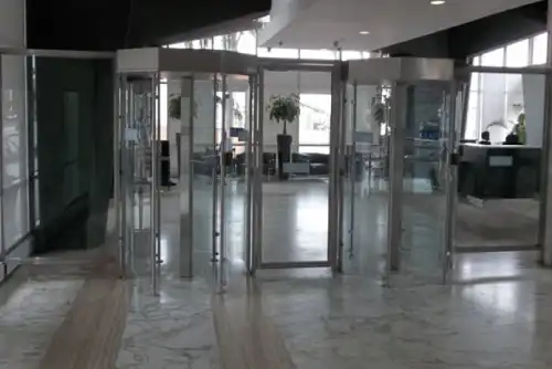 Top Benefits of Tempered Glass Full-Height Turnstiles for Security
